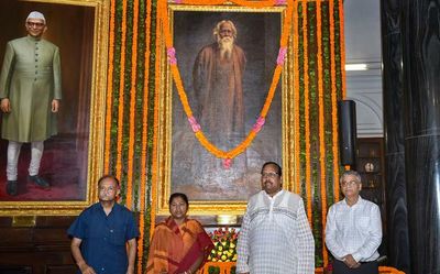 Only three persons present for Rabindranath Tagore's birth anniversary in Parliament