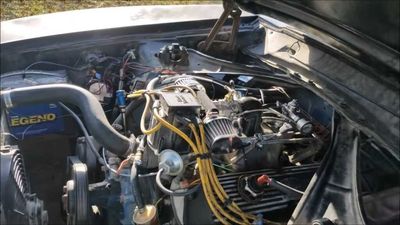 Old Ford Maverick V8 Has Carburetor From A Lawn Mower, Gets 41 MPG