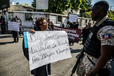 Eight Turks among 12 kidnapped by gang on bus in Haiti
