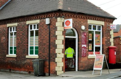 Personal cash deposits and withdrawals at post offices dip