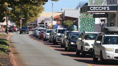 WA records fresh peak with 12,390 new COVID cases after reporting third-worst day for ambulance ramping