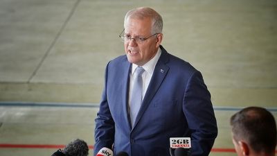 Prime Minister Scott Morrison stands by Katherine Deves after Liberal candidate says she still believes trans youth are 'mutilated'