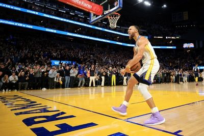 Curry rescues Warriors, Celtics down Bucks