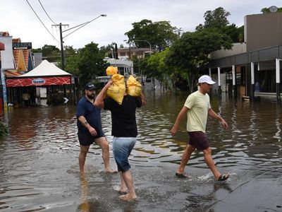 Warnings issued late in Brisbane floods