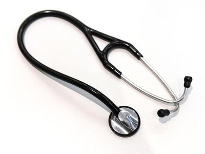 Ex-surgeon not guilty of sexual assault