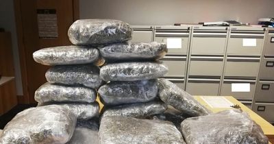 Man and woman, 30s, arrested after gardai make drugs haul worth €400,000 during vehicle stop