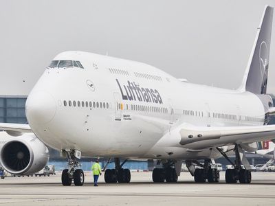 Lufthansa accused of anti-Semitism after denying boarding to ‘100 Orthodox Jews’ over mask mandate
