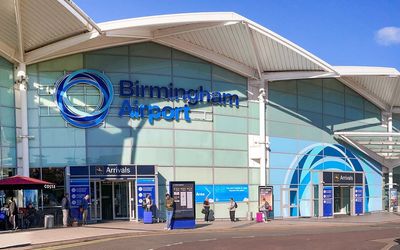 Birmingham airport: Passenger advises fellow travellers to arrive five hours early in response to ‘1km’ queues