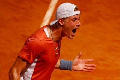 Denis Shapovalov yells ‘shut the f*** up’ at fan during Italian Open win over home favourite Lorenzo Sonego