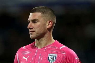 Sam Johnstone: Tottenham in pole position to beat Manchester United to deal for England goalkeeper