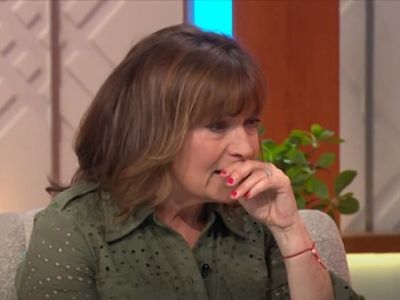 Deborah James: Lorraine Kelly becomes visibly emotional during heartfelt tribute to BBC podcast host