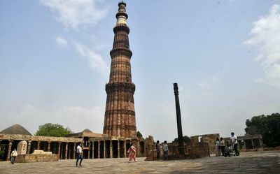 Right-wing group demands renaming of Qutub Minar to Vishnu Stambha, stages protest