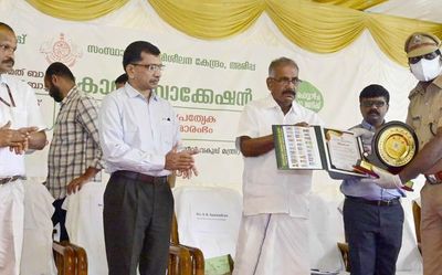 Focus on conservation of teak and sandalwood: Saseendran