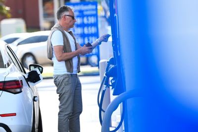 Gas prices hit new record in US