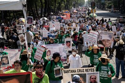 Heartbroken relatives protest Mexico's missing on Mother's Day