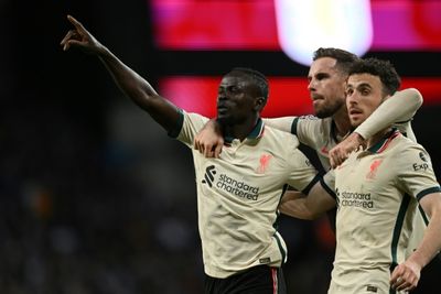 Liverpool rally to keep Premier League title hopes alive