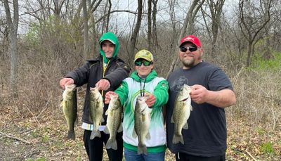 Chicago fishing, Midwest Fishing Report: Lilacs blooming, walleye, coho, white bass, crappie, opener