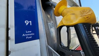 Petrol-sniffing reports in Central Australia increase as kids abuse low aromatic Opal fuel