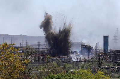 Ukraine pushes Russian forces back, restricts gas flow to Europe
