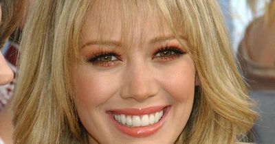 Hilary Duff poses naked for magazine cover