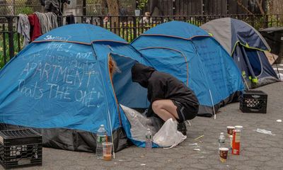 ‘Fascism works like that’: homeless New Yorkers struggle amid police sweeps