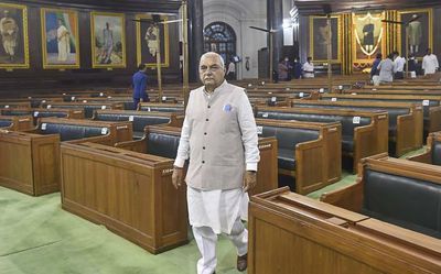 Hooda flays Haryana govt. over education system