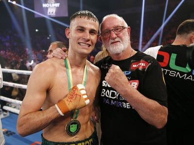 Garside's the real deal, says Johnny Lewis