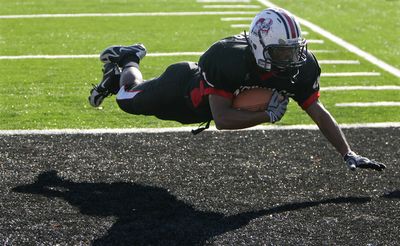 High school football programs that are closest to reaching 900 wins