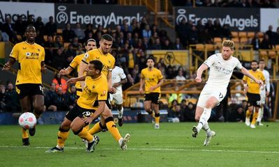 De Bruyne hits four as Manchester City thrash Wolves to keep cushion at top