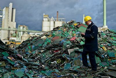 Chemists want to mine e-waste for metals