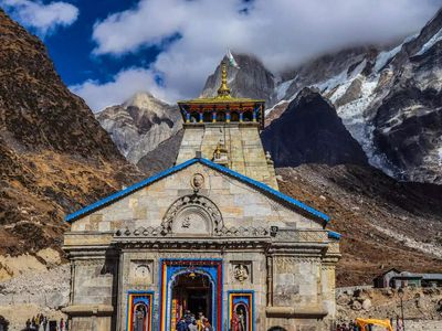 An alarming number of devotees turn up at Kedarnath as Char Dham Yatra starts