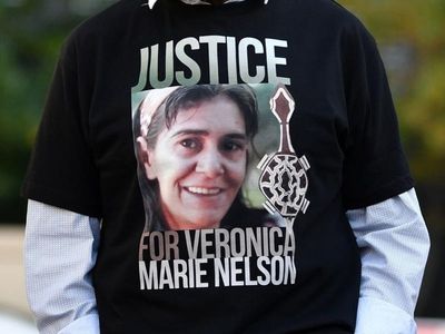 Nurse watched movie before prisoner died
