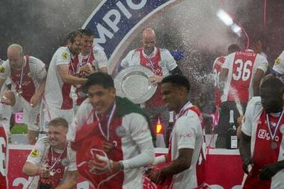 Erik ten Hag: New Manchester United boss in perfect Ajax send-off with Eredivisie title clinched in style