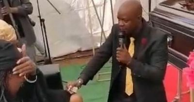 Man shows 'pure disrespect' by proposing to his girlfriend at her dad’s funeral