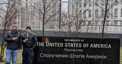 U.S. citizen tells of tearful reunion after Ukraine rescue mission