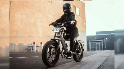 The ASTRO Is A Stylish And Surprisingly Quick Electric Bicycle