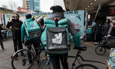 Deliveroo accused of ‘cynical PR move’ with union deal for couriers