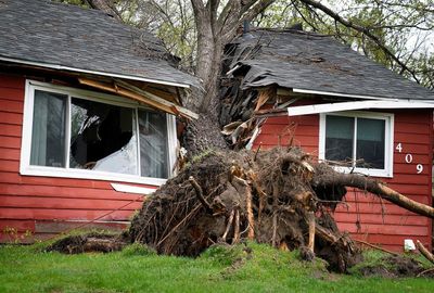 Severe weather causes damage in Minnesota; 1 dead in crash