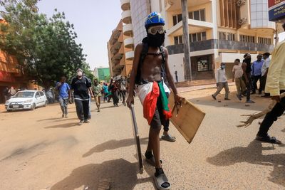 Sudanese protests resume as moves for political deal falter