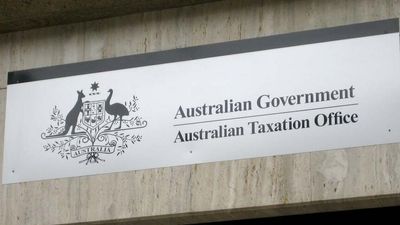 Australian Taxation Office resumes chasing small business debts as COVID holiday ends