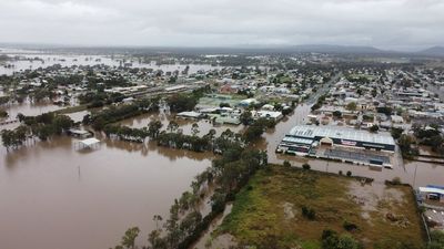 Gympie residents prepare to evacuate for second inundation in months, amid Queensland's 'evolving' severe weather event