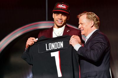 Falcons sign WR Drake London, three other rookies
