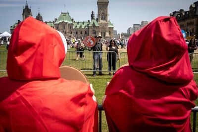 US abortion debate spills over into Canada