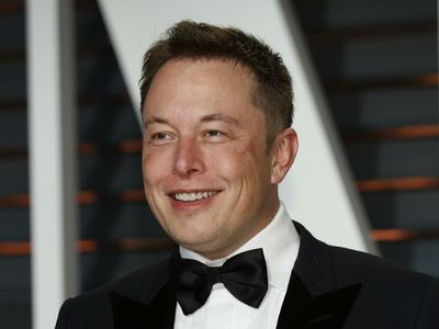 Neither Trump Nor Biden, Elon Musk Wants A 2024 Presidential Candidate Who Isn't '8000 Years Old'