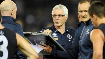Mick Malthouse the latest to throw support at Wahgunyah footy club after 431-point loss