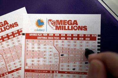 Prize payments for $86m Mega Millions lottery suspended after host reads out wrong number