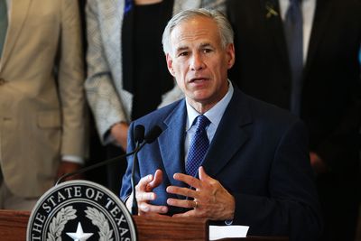 Abbott: "Keep formula from immigrants"
