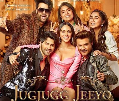 Bollywood: Jugjugg Jeeyo first poster out!