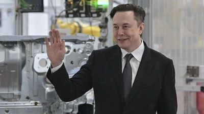 Musk Says $44 Bln Twitter Deal on Hold over Fake Account Data
