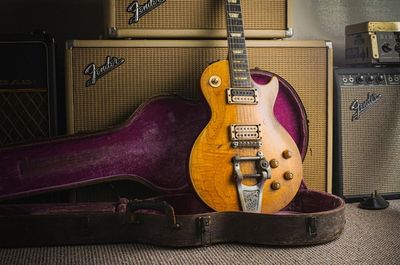 Rare 1960s Gibson Les Paul guitar sells for £150,000 after 25 years in cupboard